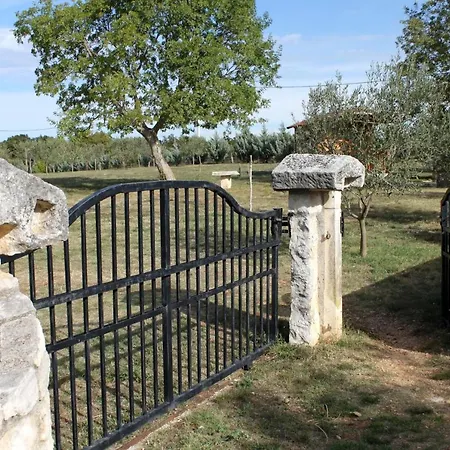 דירה Family-friendly With Swimming Pool Krnica, Marcana - 7357