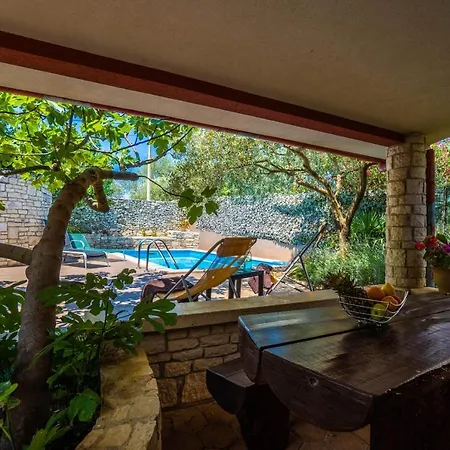 Family-friendly With Swimming Pool Krnica, Marcana - 7357 קרניצה