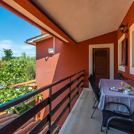 Family-friendly With Swimming Pool Krnica, Marcana - 7357 דירה