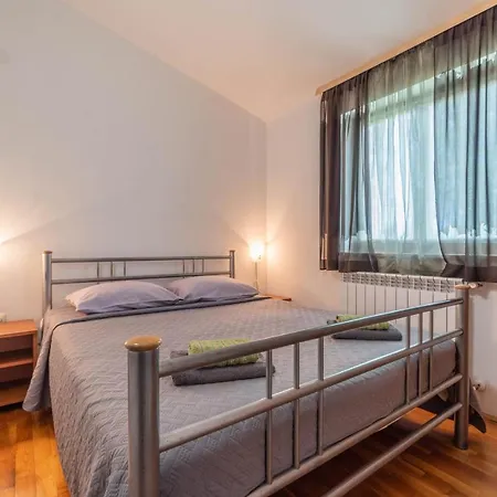 דירה Family-friendly With Swimming Pool Krnica, Marcana - 7357 קרניצה