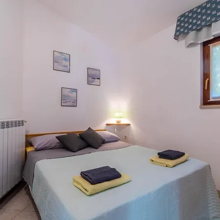 Family-friendly With Swimming Pool Krnica, Marcana - 7357 * קרניצה