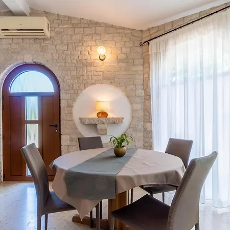 Family-friendly With Swimming Pool Krnica, Marcana - 7357 Krnica