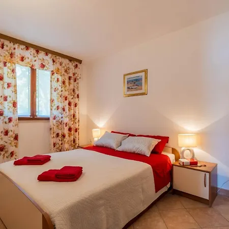 דירה Family-friendly With Swimming Pool Krnica, Marcana - 7357