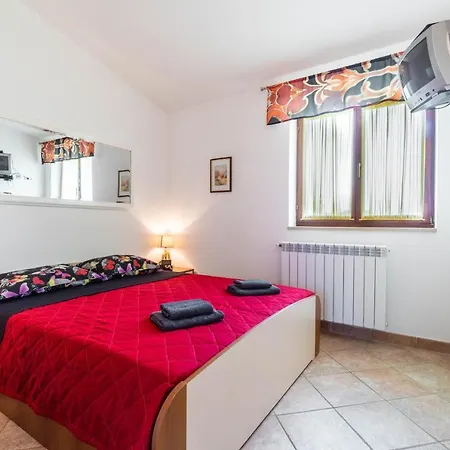 דירה Family-friendly With Swimming Pool Krnica, Marcana - 7357